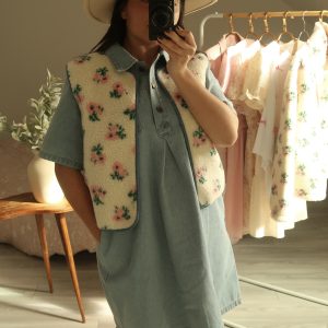 Gilet sans manches en sherpa fleuri