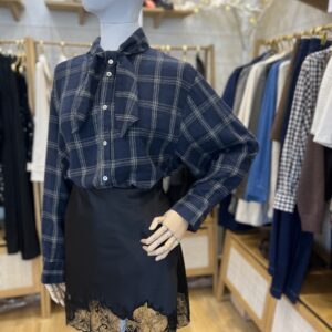 Chemise à carreaux avec noeud